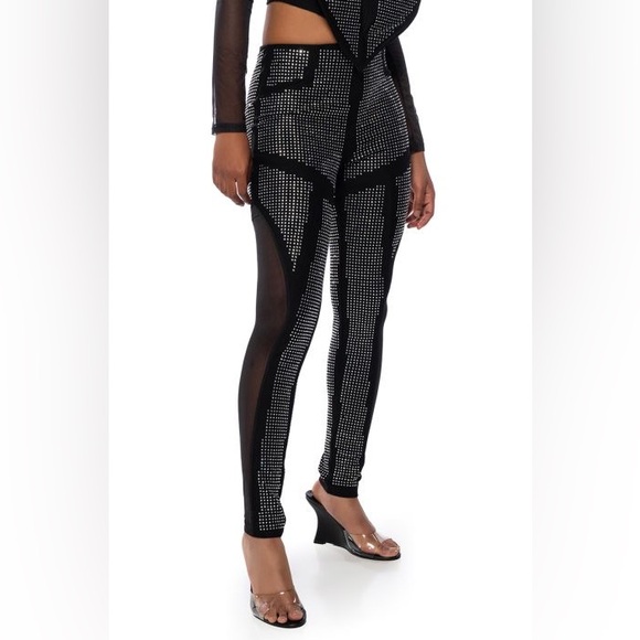 Galactic World Embellished Mesh Top & Panel Legging - Picture 2 of 13